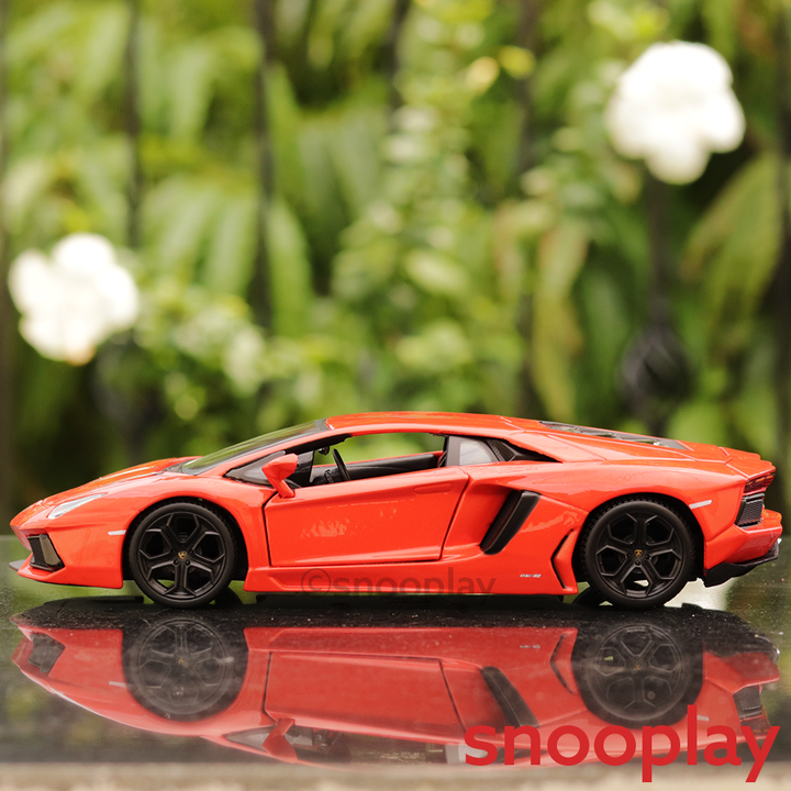 Original Licensed Lamborghini Aventador Coupe Diecast Car | 1:24 Scale Model