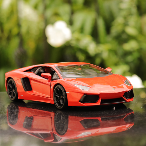 Original Licensed Lamborghini Aventador Coupe Diecast Car | 1:24 Scale Model