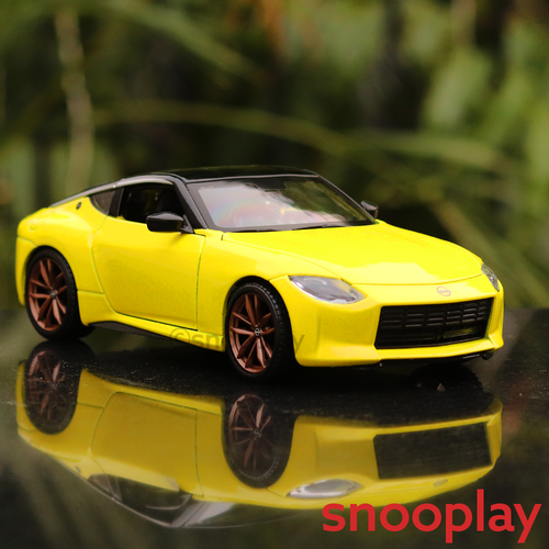 Maisto Licensed 2023 Nissan Z Diecast Car (1:24 Scale Model)