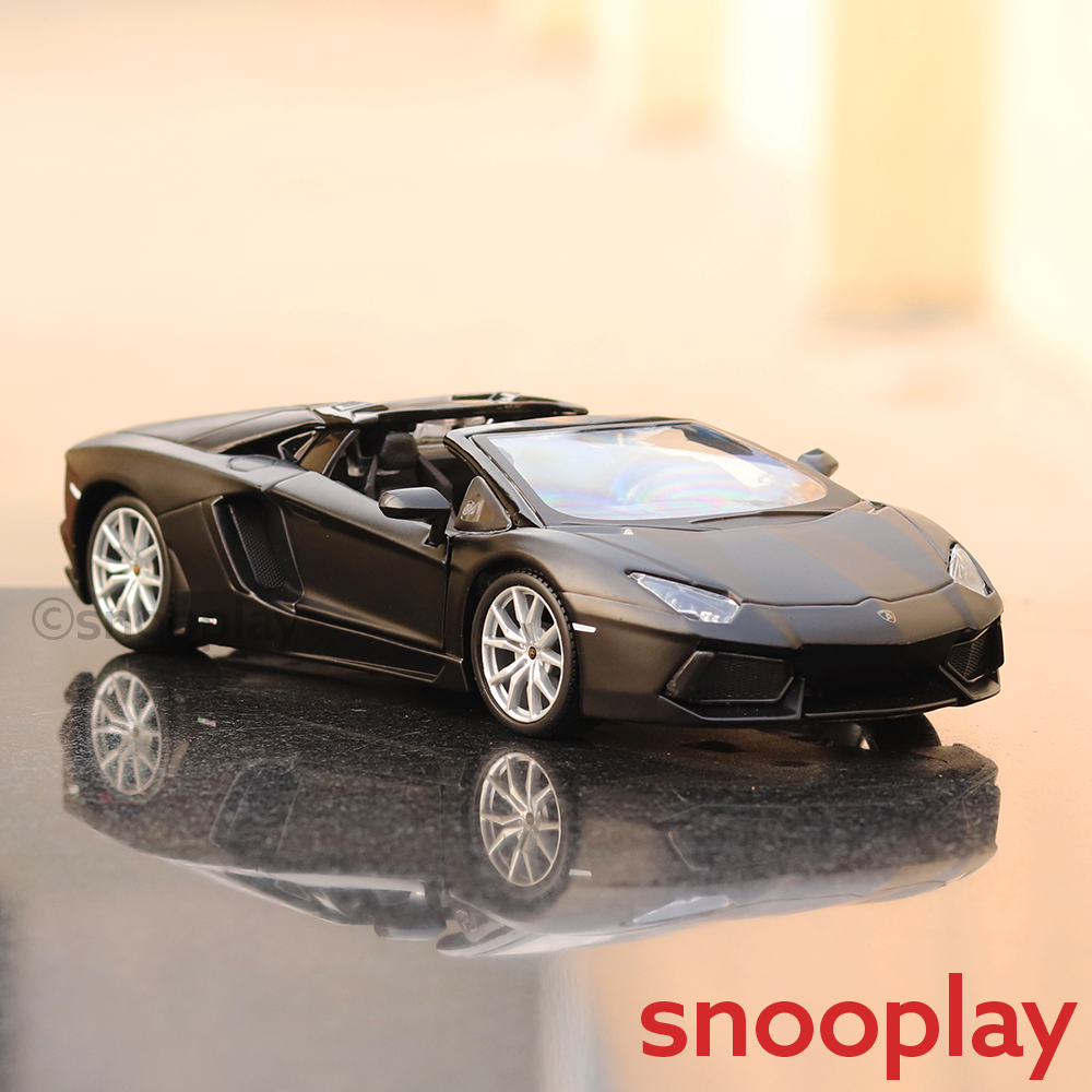 Licensed Aventador Roadster Diecast Car (1:24 Scale Model)