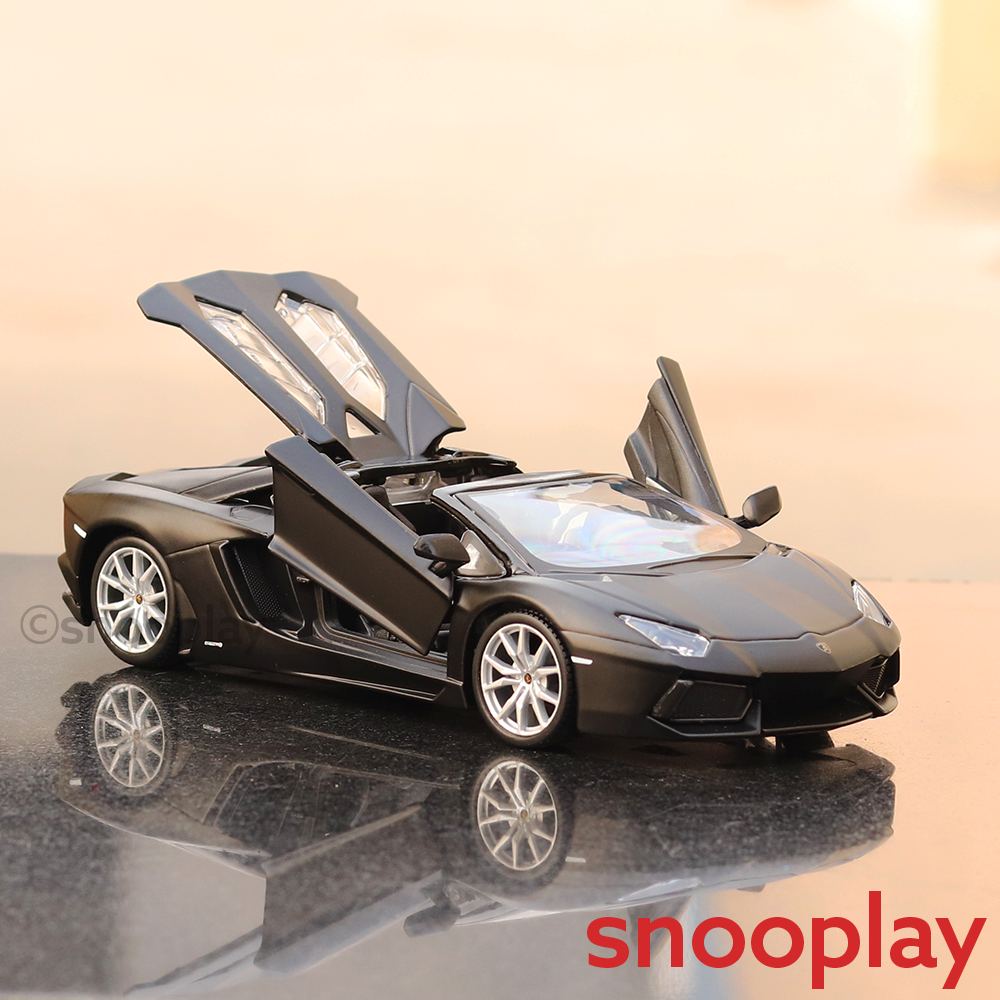 Licensed Aventador Roadster Diecast Car (1:24 Scale Model)