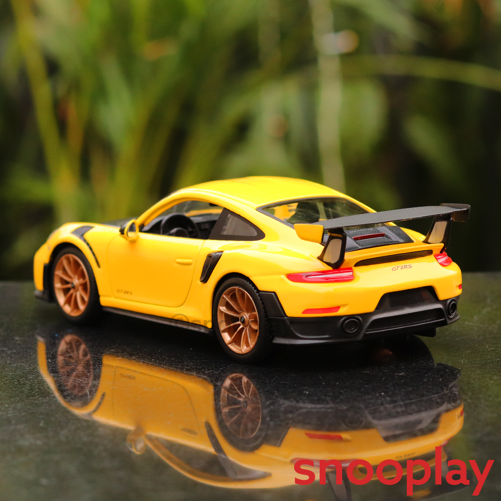 Maisto Licensed Porsche 911 GT2 RS Diecast Car (1:24 Scale Model)