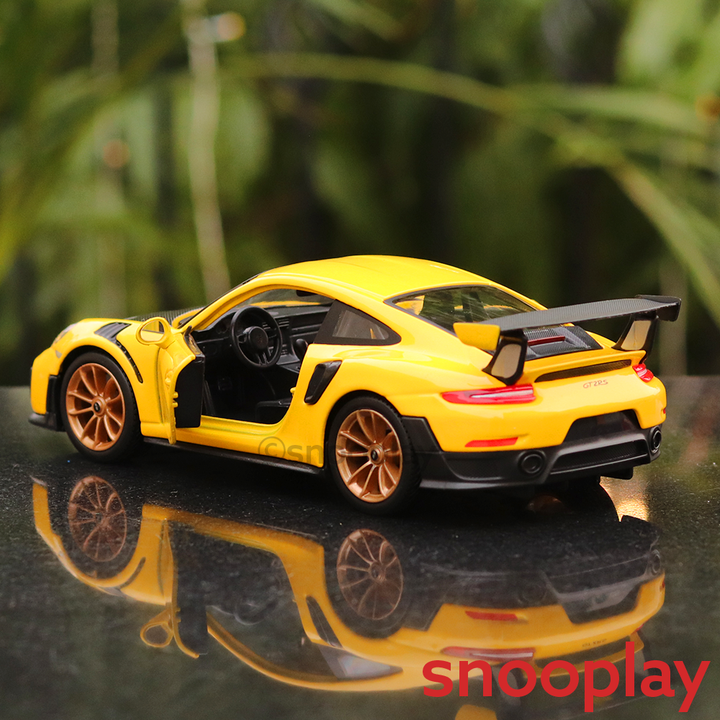 Maisto Licensed Porsche 911 GT2 RS Diecast Car (1:24 Scale Model)