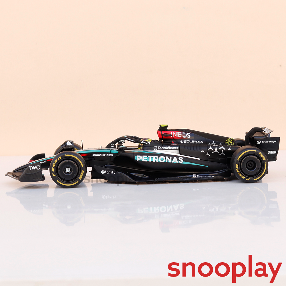 Bburago Original Mercedes-AMG F1 W15 E Performance - Lewis Hamilton Licensed Diecast Car | 1:24 Scale (14 Years till Grown Ups)