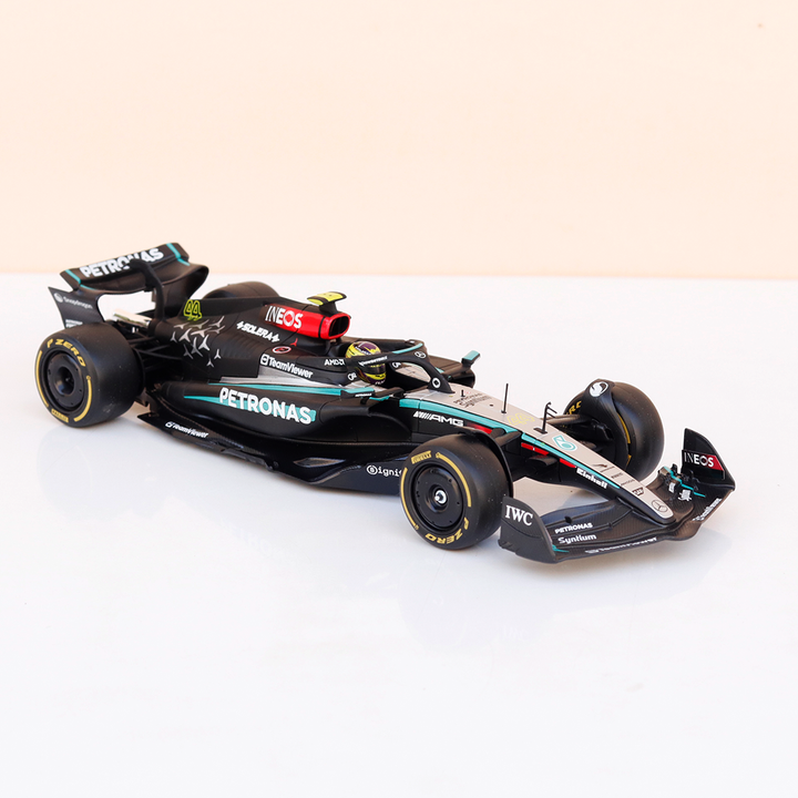 Bburago Original Mercedes-AMG F1 W15 E Performance - Lewis Hamilton Licensed Diecast Car | 1:24 Scale (14 Years till Grown Ups)