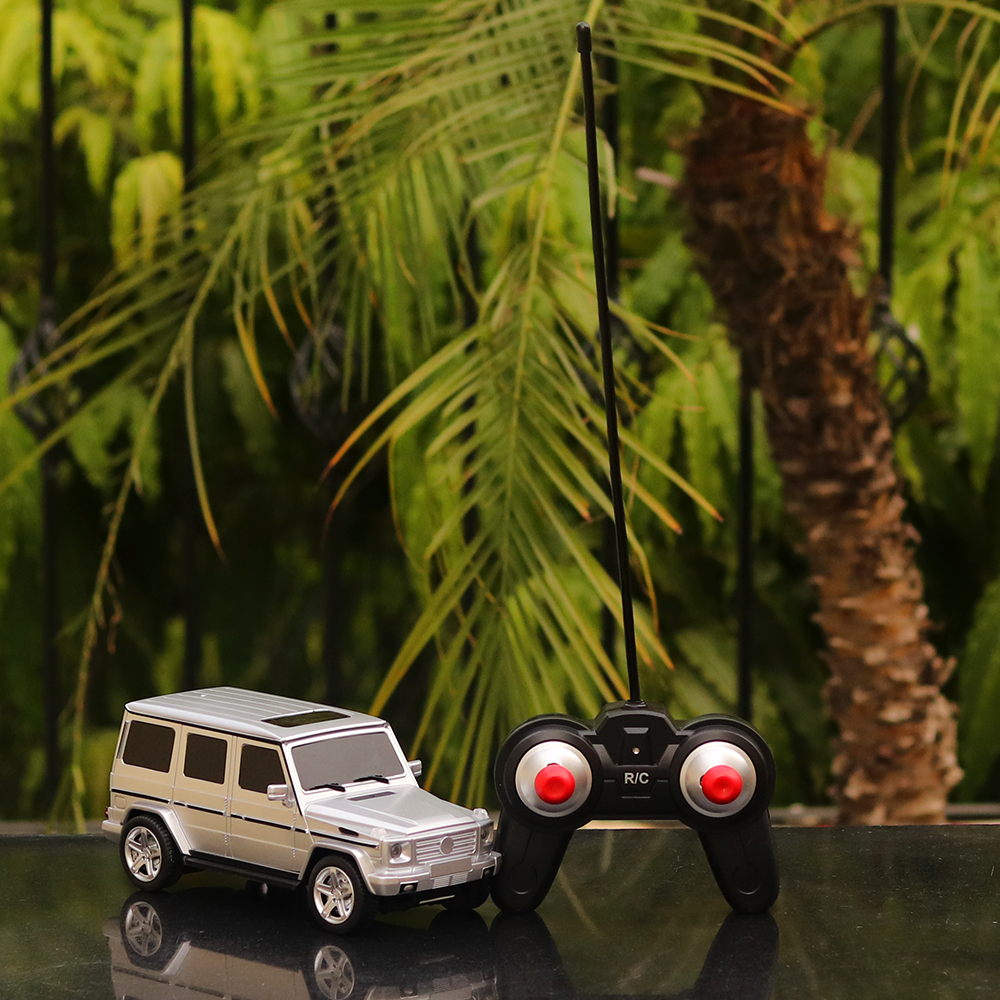 Mercedes-Benz G Class Remote Control Car (1:24 Scale) Black - Minor Defect Sale | COD Not Available