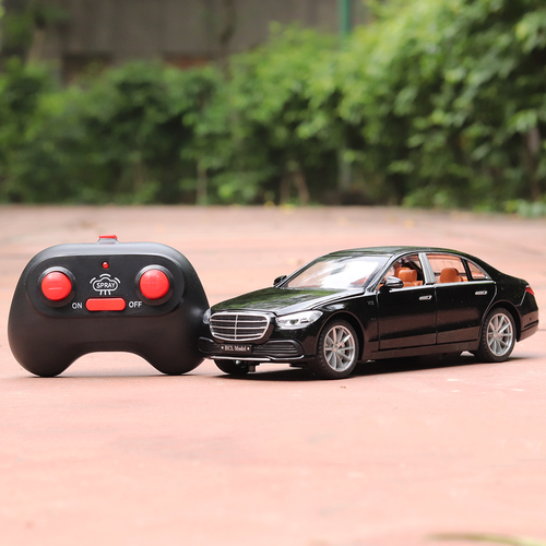 Remote Control Diecast Resembling Maybach Car with Smoke Effect | Openable Doors & Light | 1:22 Scale (5-14 Years) | Assorted Colors