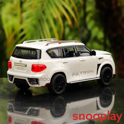 Nissan Patrol Diecast Car with Openable Parts, Lights and Sounds (Scale 1:24) - Assorted Colors