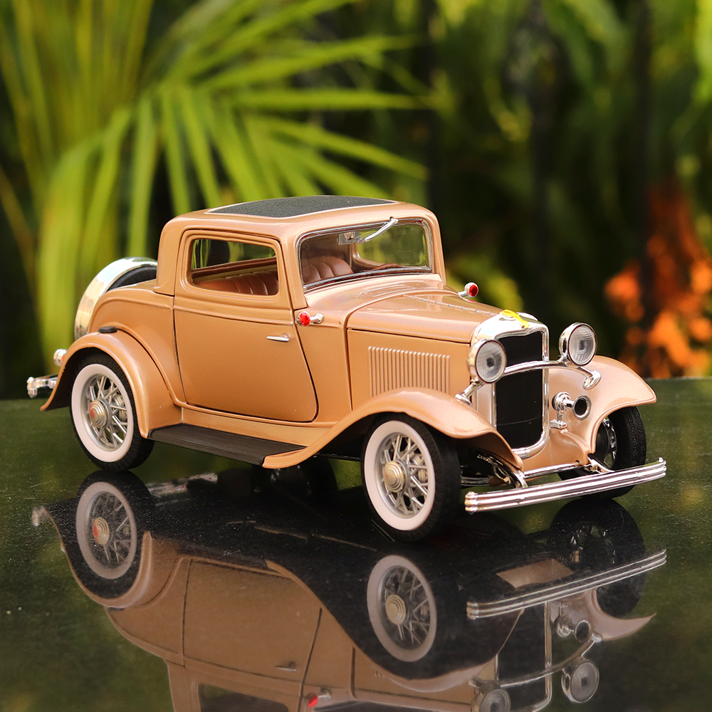 Official Licensed Diecast 1932 Ford 3 Window Coupe Car with Openable Parts (Scale 1:18)