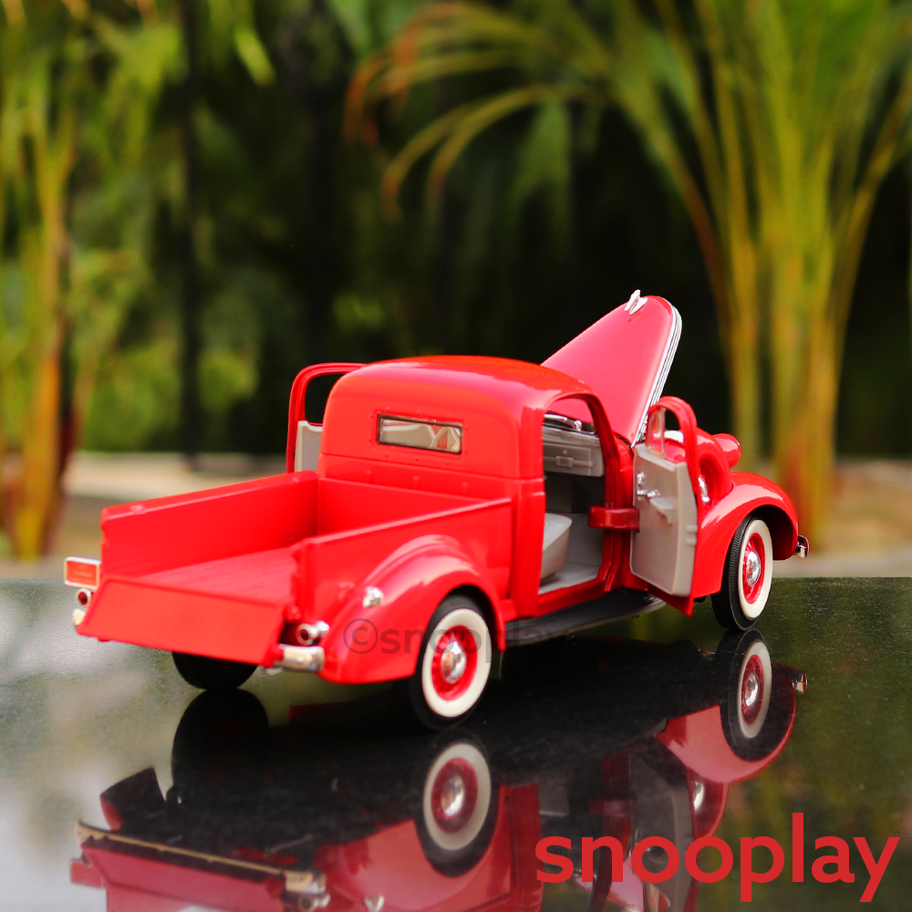 Official Licensed Diecast 1937 Studebaker Coupe Express Pick Up Car with Openable Parts (Scale 1:18)