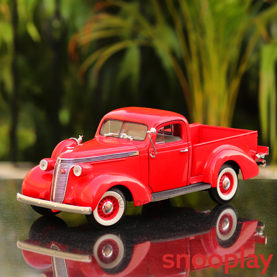 Official Licensed Diecast 1937 Studebaker Coupe Express Pick Up Car with Openable Parts (Scale 1:18)