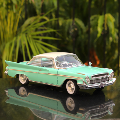 Official Licensed Diecast 1961 Desoto Adventure Car with Openable Parts (Scale 1:18)