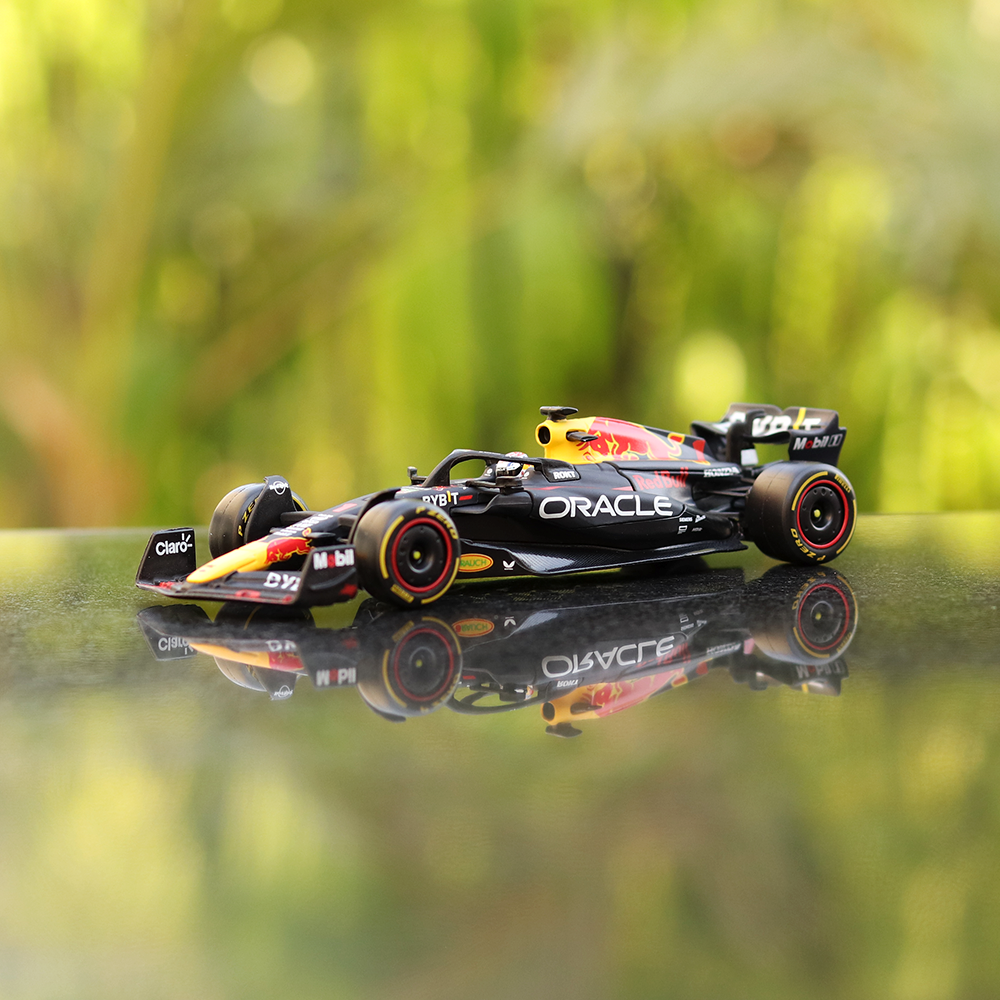 Original Licensed Oracle Red Bull Racing RB19 Diecast Car  | 1:43 Scale Model