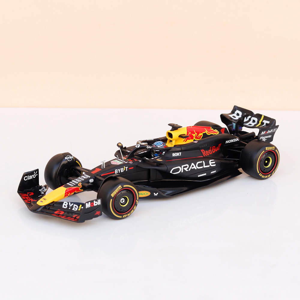 Bburago Original Oracle Red Bull Racing RB20 (MV 1) Licensed Diecast Car | 1:24 Scale (14 Years till Grown Ups)