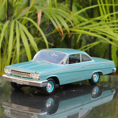 Original Licensed 1962 Chevrolet Bel Air Toy Car with Openable Parts and Adjustable Front Wheels (Scale 1:18)