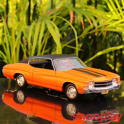 Original Licensed 1971 Chevrolet Chevelle SS 454 Sport Toy Car with Openable Parts and Adjustable Front Wheels (Scale 1:18)