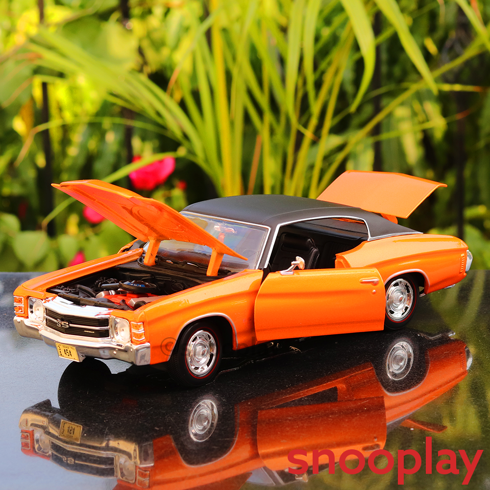 Original Licensed 1971 Chevrolet Chevelle SS 454 Sport Toy Car with Openable Parts and Adjustable Front Wheels (Scale 1:18)