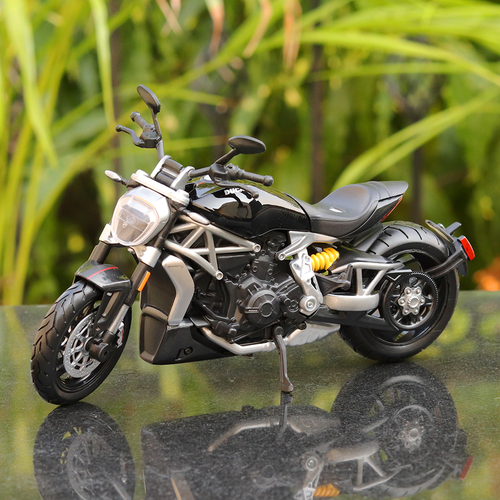 Original Licensed Ducati X Diavel S Diecast Bike | 1:12 Scale (14 Years till Grown Ups)