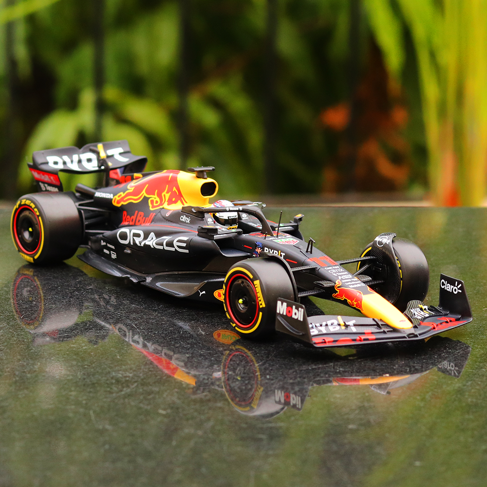 Original Licensed Oracle Red Bull Racing RB18 (2022) Diecast Car - Sergio Perez | Scale 1:24 (COD Not Applicable)