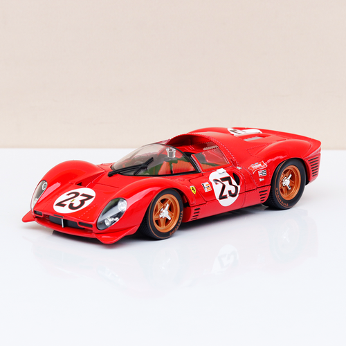 Original Ferrari 330 P4 Daytona 1967 Licensed Diecast Car | 1:24 Scale (14 Years till Grown Ups)
