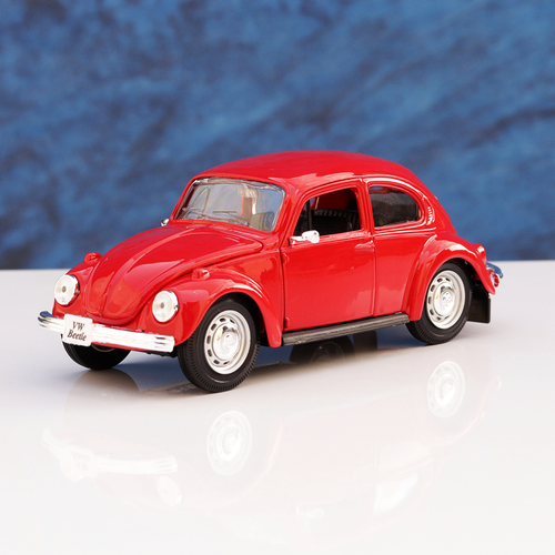 Maisto Original Volkswagen Beetle Licensed Diecast Car with Openable Doors | 1:24 Scale Model (14 Years Till Grown Ups)