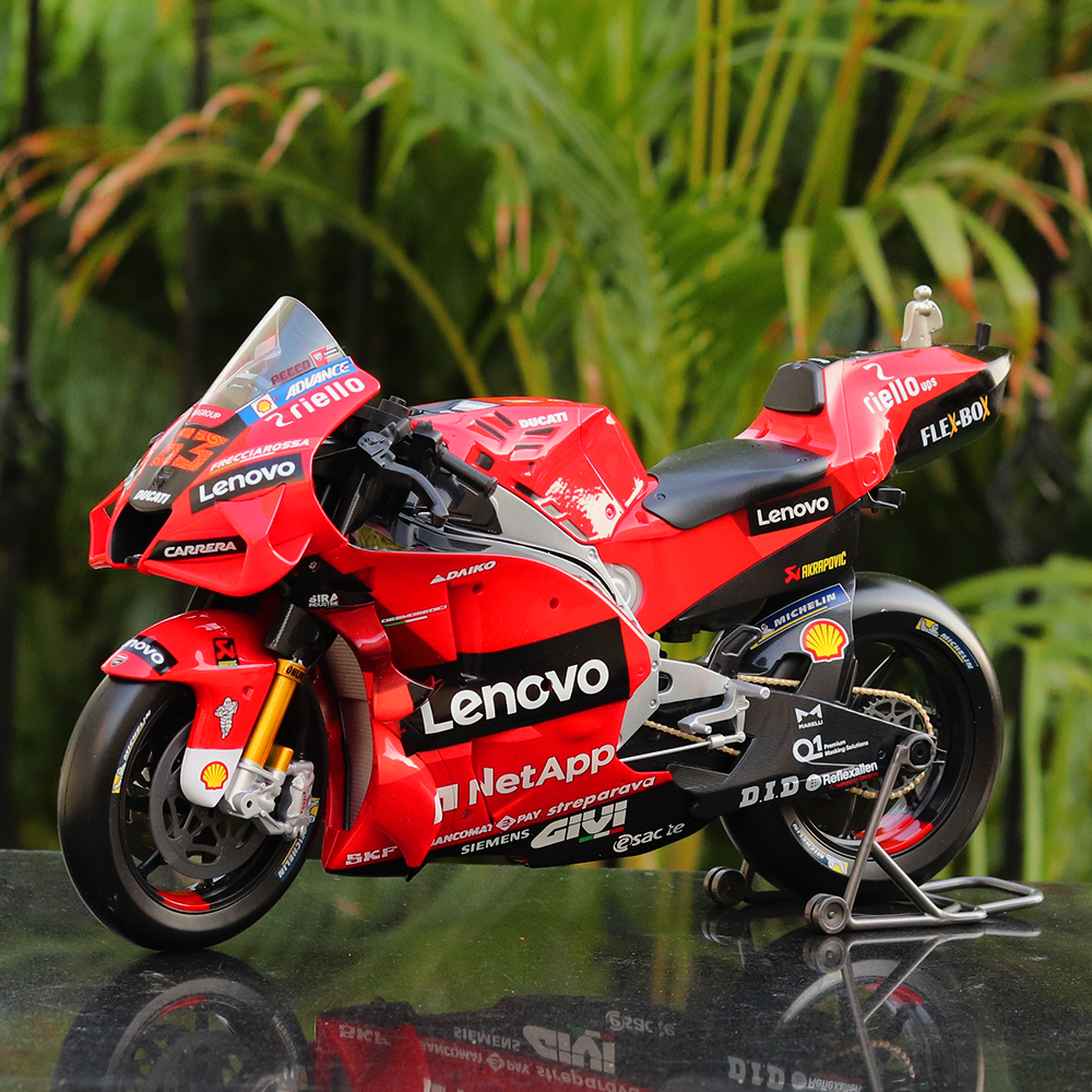 Original and Licensed Desmosedici GP Bike (Ducati) | (1:6 Scale) - Big Model