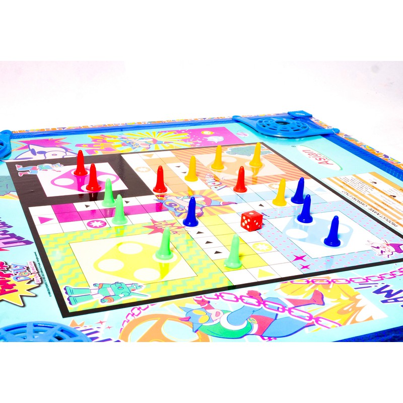 Shinchan Carrom Board (Assorted Colours)