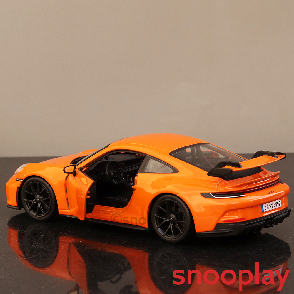 Licensed Porsche 911 GT3 | 1:24 Scale Model