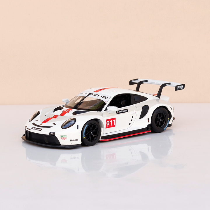 Bburago Original Porsche 911 RSR Licensed Diecast Car | 1:24 Scale (14 Years till Grown Ups)