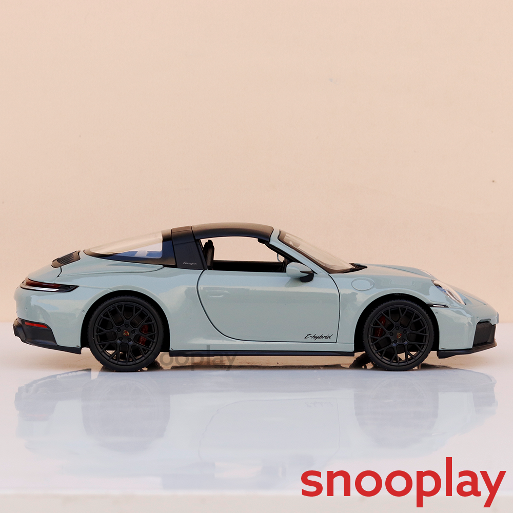 Maisto Original Porsche 911 Targa 4 GTS (992.2) Licensed Diecast Car | 1:18 Scale (14 Years till Grown Ups)