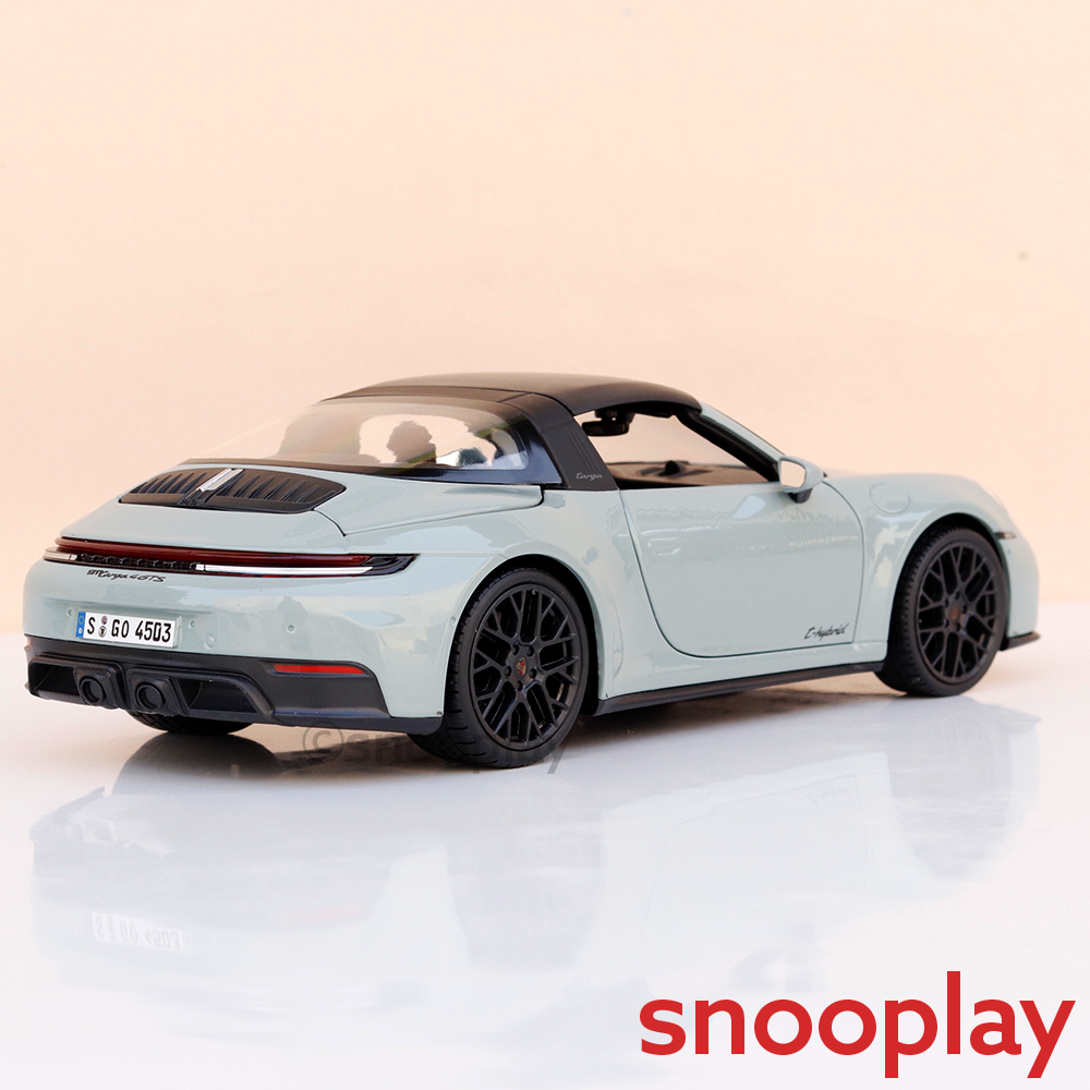 Maisto Original Porsche 911 Targa 4 GTS (992.2) Licensed Diecast Car | 1:18 Scale (14 Years till Grown Ups)