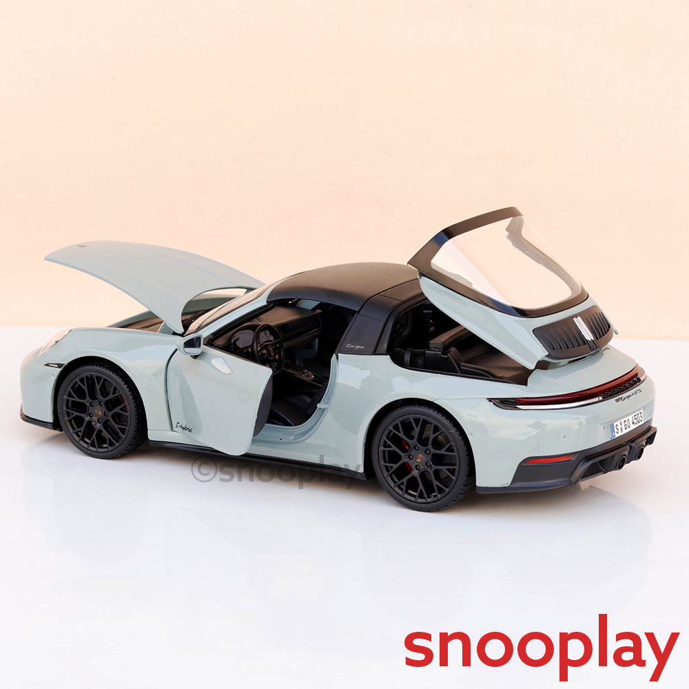 Maisto Original Porsche 911 Targa 4 GTS (992.2) Licensed Diecast Car | 1:18 Scale (14 Years till Grown Ups)