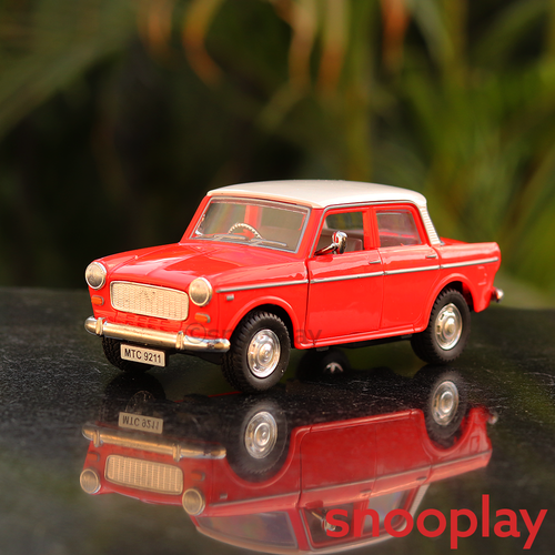 Centy Resembling Queen 70's Classic Ambassador Diecast Car- Pull Back & Openable Doors (3 Years till Grown Ups)