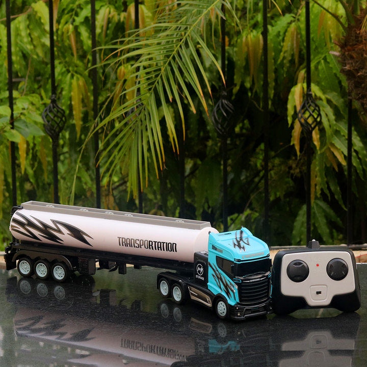 RC Transport Tanker Truck with Movable Driver's Cabin (1:16 Scale) - Assorted Colours