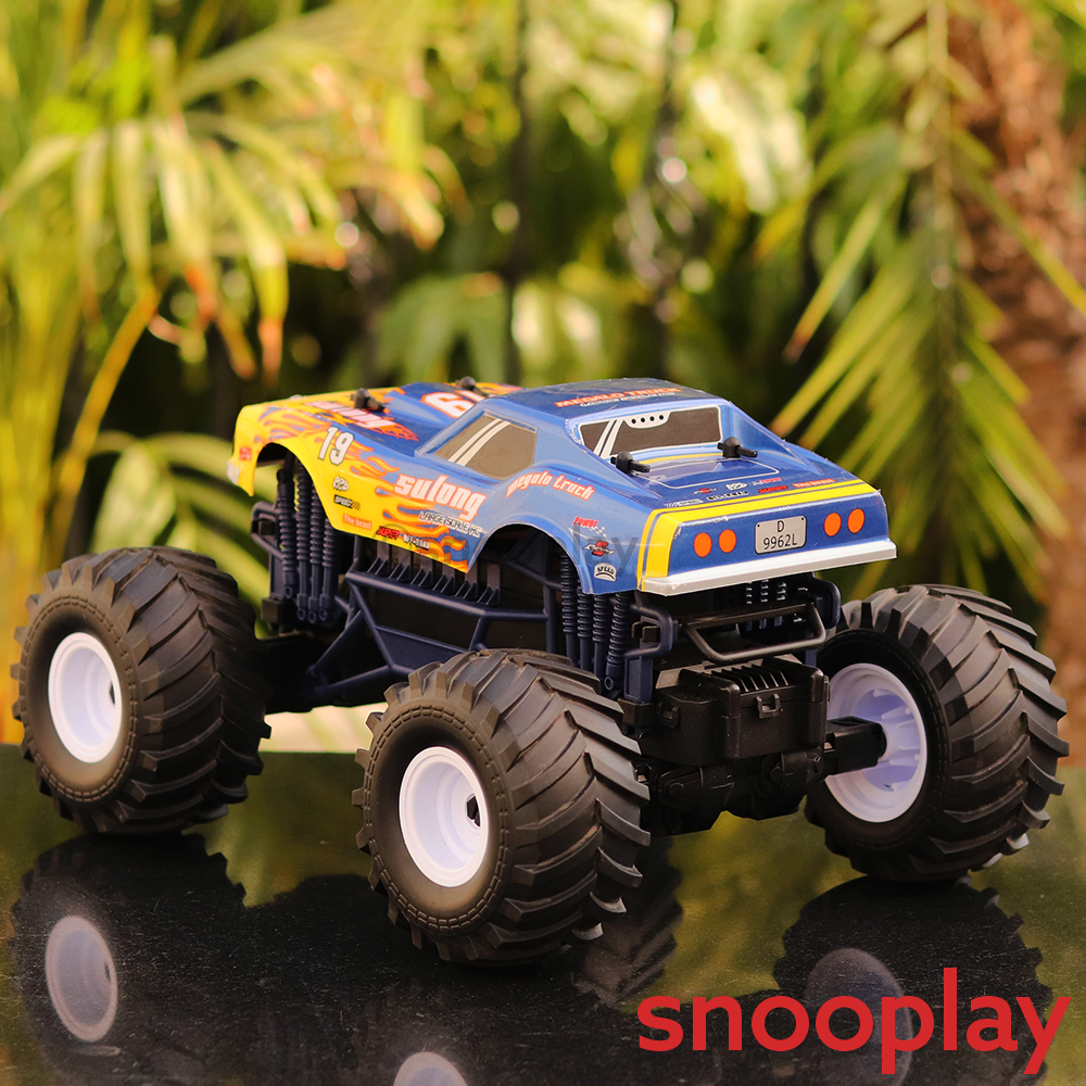 Remote Controlled Monster Truck with Oversized Tires (Scale 1:14)