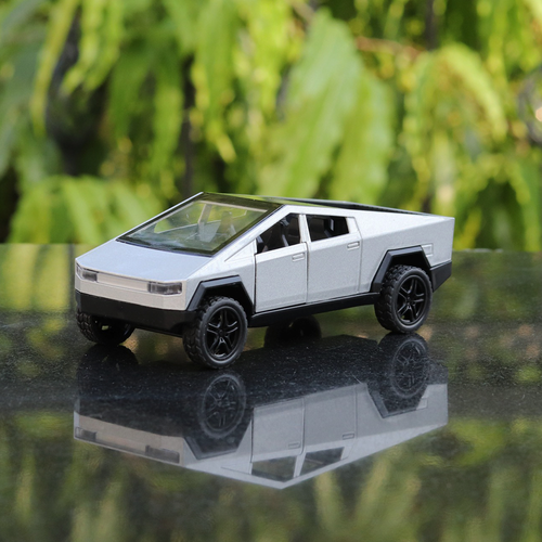Resembling Tesla Pull Back Diecast Car with Openable Doors (3 Years till Grown Ups)