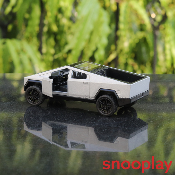 Resembling Tesla Pull Back Diecast Car with Openable Doors (3 Years till Grown Ups)