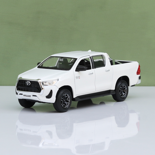 Maisto Original Toyota Hilux Licensed Diecast Car | 1:27 Scale (14 Years till Grown Ups)