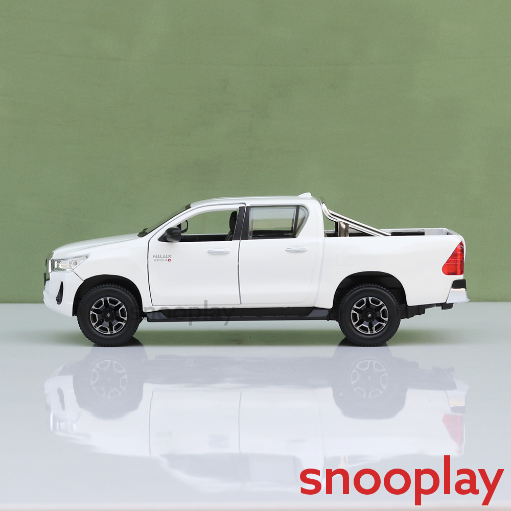 Maisto Original Toyota Hilux Licensed Diecast Car | 1:27 Scale (14 Years till Grown Ups)