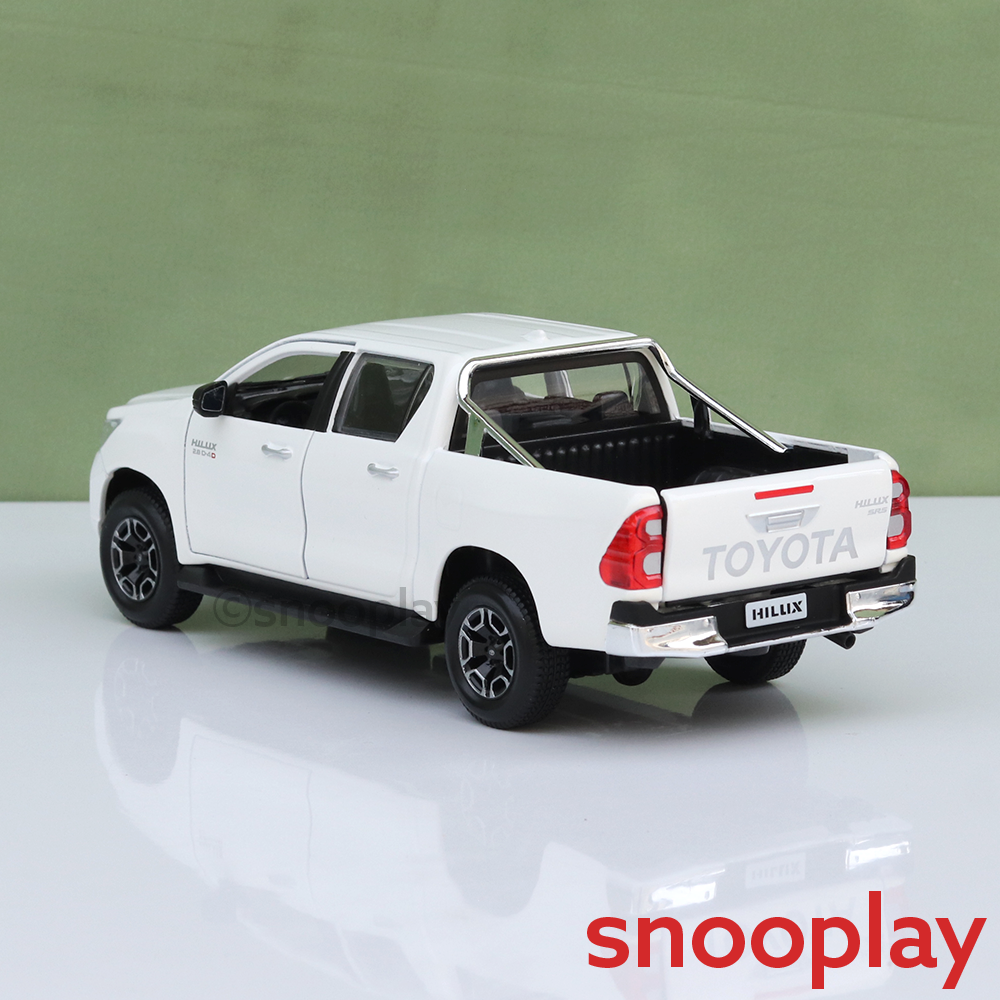 Maisto Original Toyota Hilux Licensed Diecast Car | 1:27 Scale (14 Years till Grown Ups)