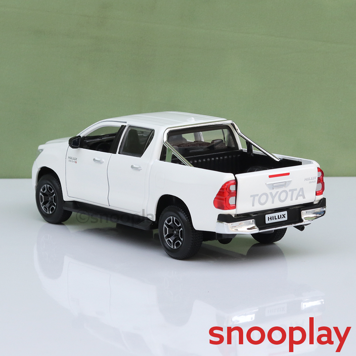 Maisto Original Toyota Hilux Licensed Diecast Car | 1:27 Scale (14 Years till Grown Ups)