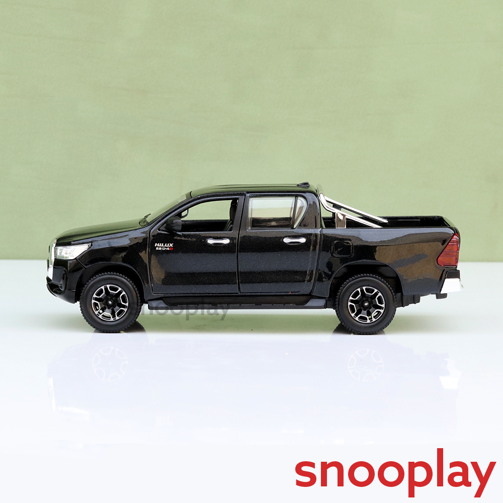 Maisto Original Toyota Hilux Licensed Diecast Car | 1:27 Scale (14 Years till Grown Ups)