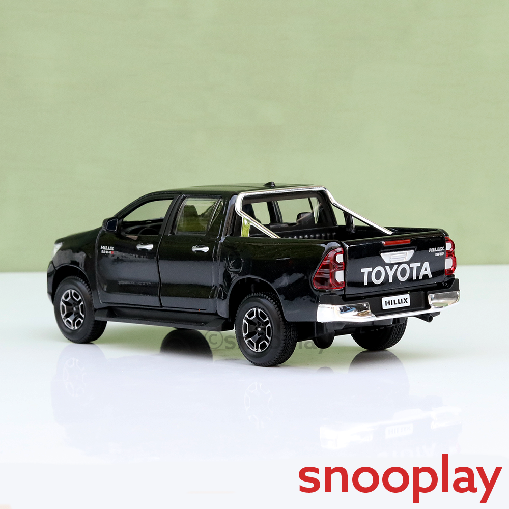 Maisto Original Toyota Hilux Licensed Diecast Car | 1:27 Scale (14 Years till Grown Ups)