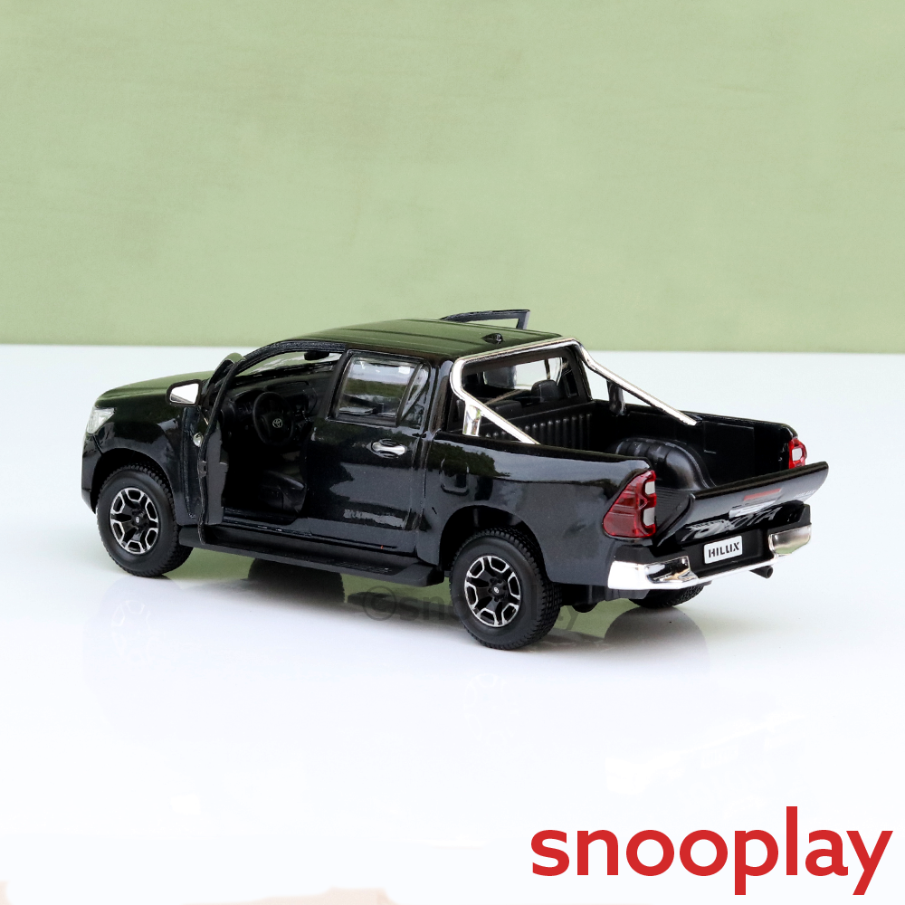 Maisto Original Toyota Hilux Licensed Diecast Car | 1:27 Scale (14 Years till Grown Ups)