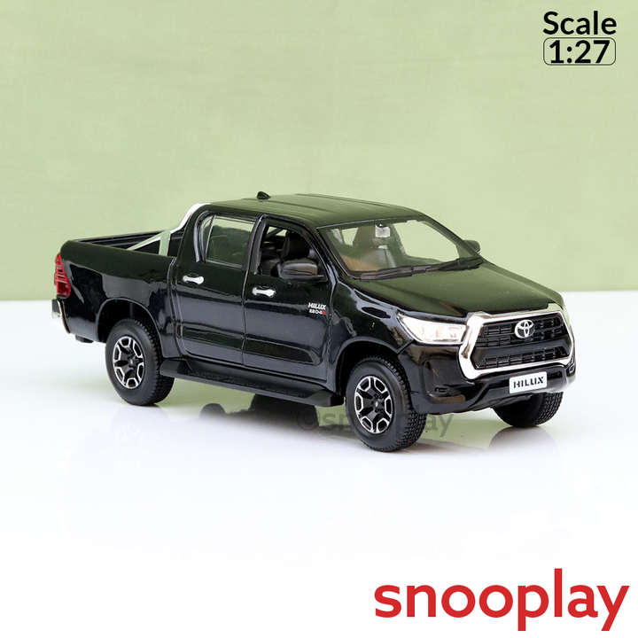 Maisto Original Toyota Hilux Licensed Diecast Car | 1:27 Scale (14 Years till Grown Ups)