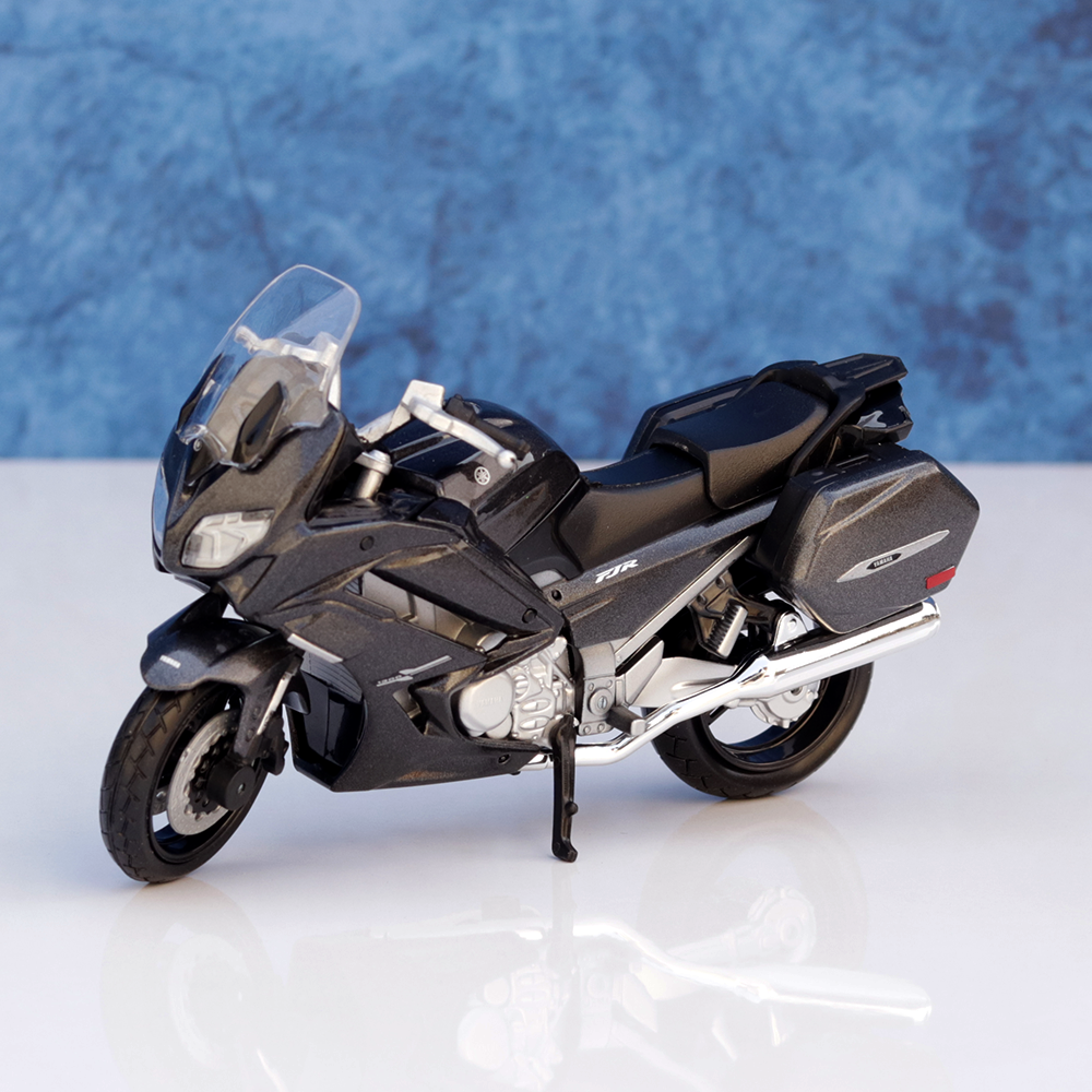 Bburago Original Yamaha FJR 1300 AS Licensed Diecast Bike | 1:18 Scale Model (14 Years Till Grown Ups)