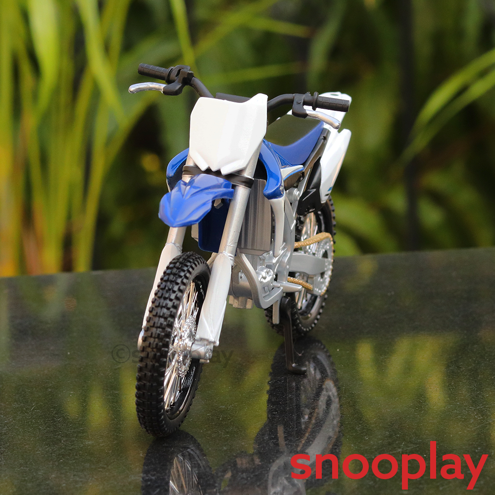 Original Licensed Diecast Yamaha YZ450F Toy Bike with Movable Stand Geer (1:12 Scale)