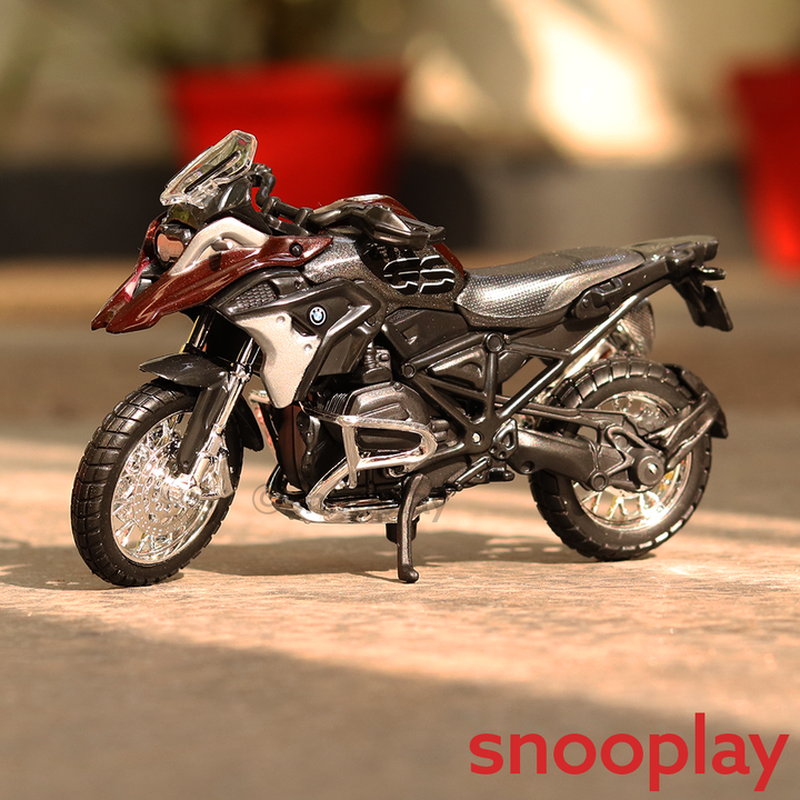 Original Licensed Diecast BMW R 1200 GS 2017 Toy Bike (1:18 Scale)