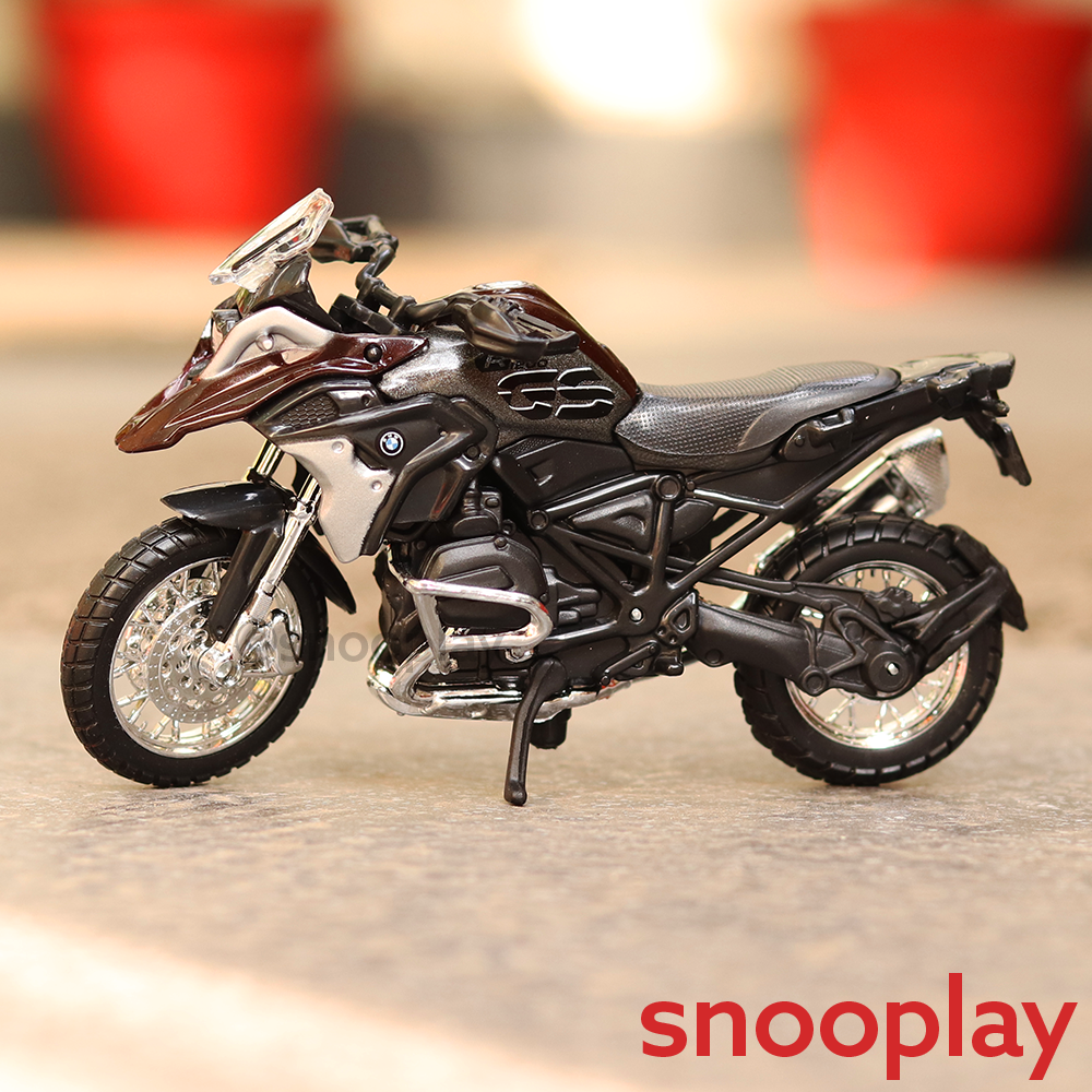 Original Licensed Diecast BMW R 1200 GS 2017 Toy Bike (1:18 Scale)