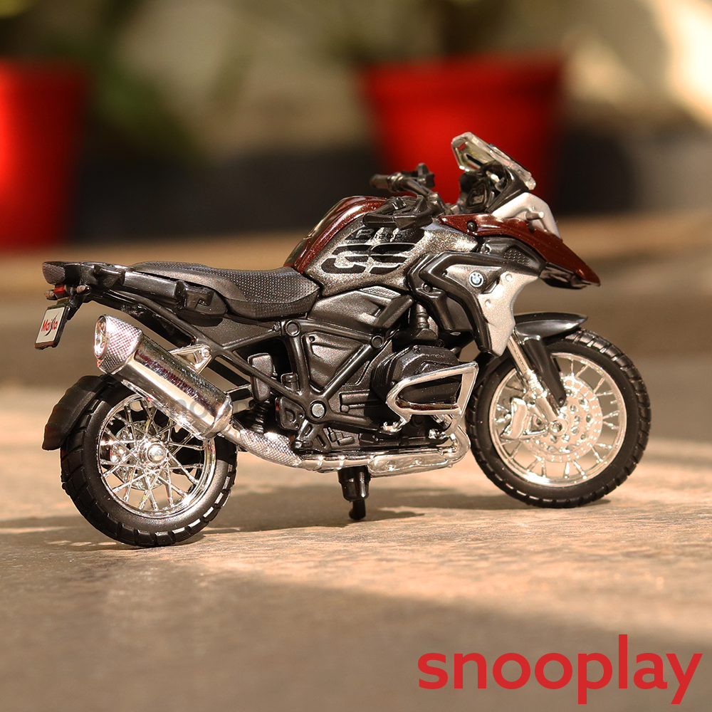 Original Licensed Diecast BMW R 1200 GS 2017 Toy Bike (1:18 Scale)